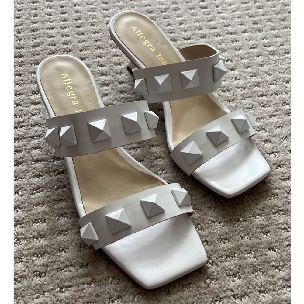Allegra James Mule